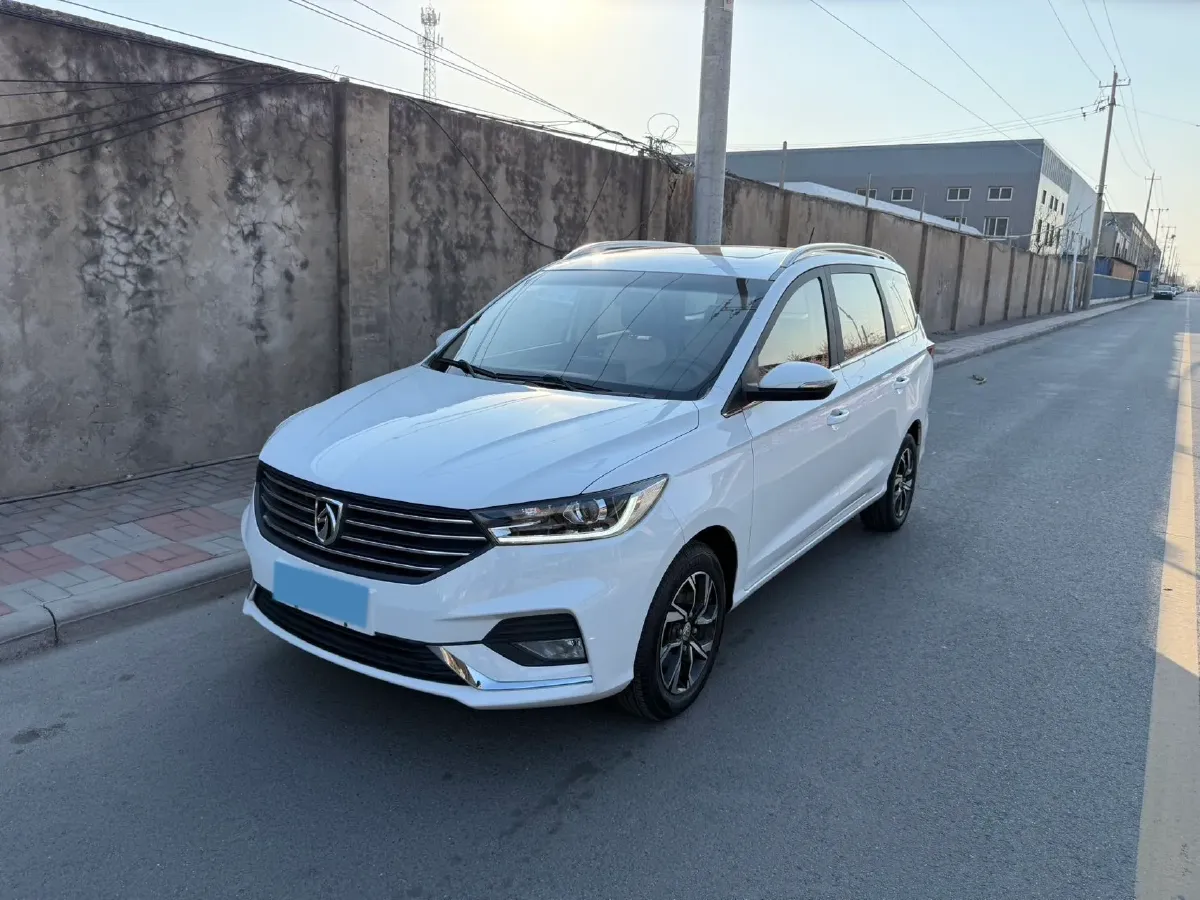 2018 BaoJun 530 1.5T 150HP L4 6MT,autocango,china used car exporter,china ev exporter,chinese used car exporter,chinese used ev exporter