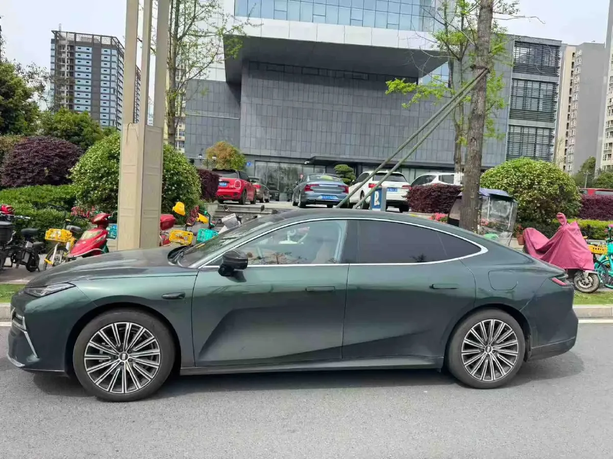 2025 Geely Galaxy Starshine 8 1.5T 163HP L4 3DHT PHEV 27.69KWH,autocango,china used car exporter,china ev exporter,chinese used car exporter,chinese used ev exporter