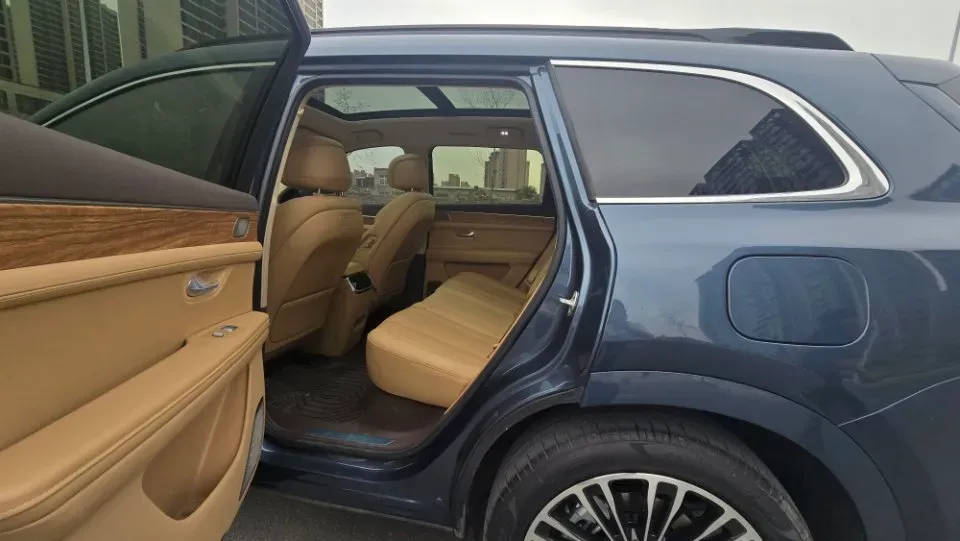 2024 AITO AITO M7 1.5T 152HP L4 REEV 42KWH,autocango,china used car exporter,china ev exporter,chinese used car exporter,chinese used ev exporter