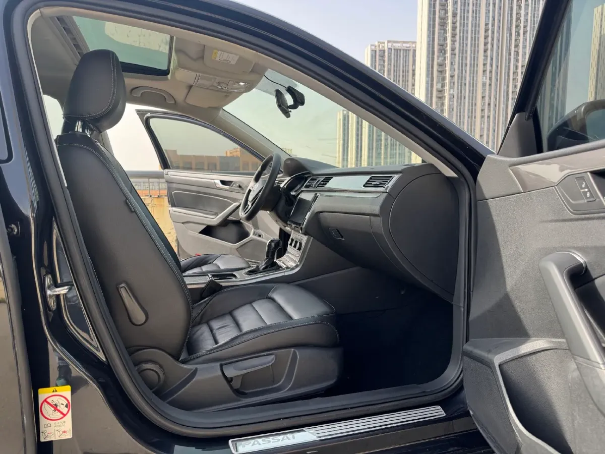 2016 Volkswagen Passat 1.8T 180HP L4 7DCT,autocango,china used car exporter,china ev exporter,chinese used car exporter,chinese used ev exporter