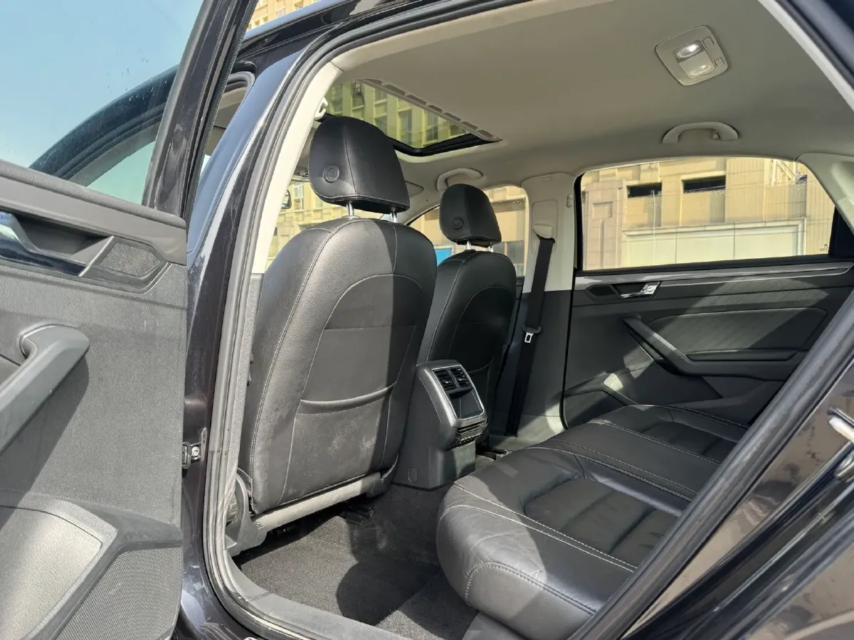 2016 Volkswagen Passat 1.8T 180HP L4 7DCT,autocango,china used car exporter,china ev exporter,chinese used car exporter,chinese used ev exporter