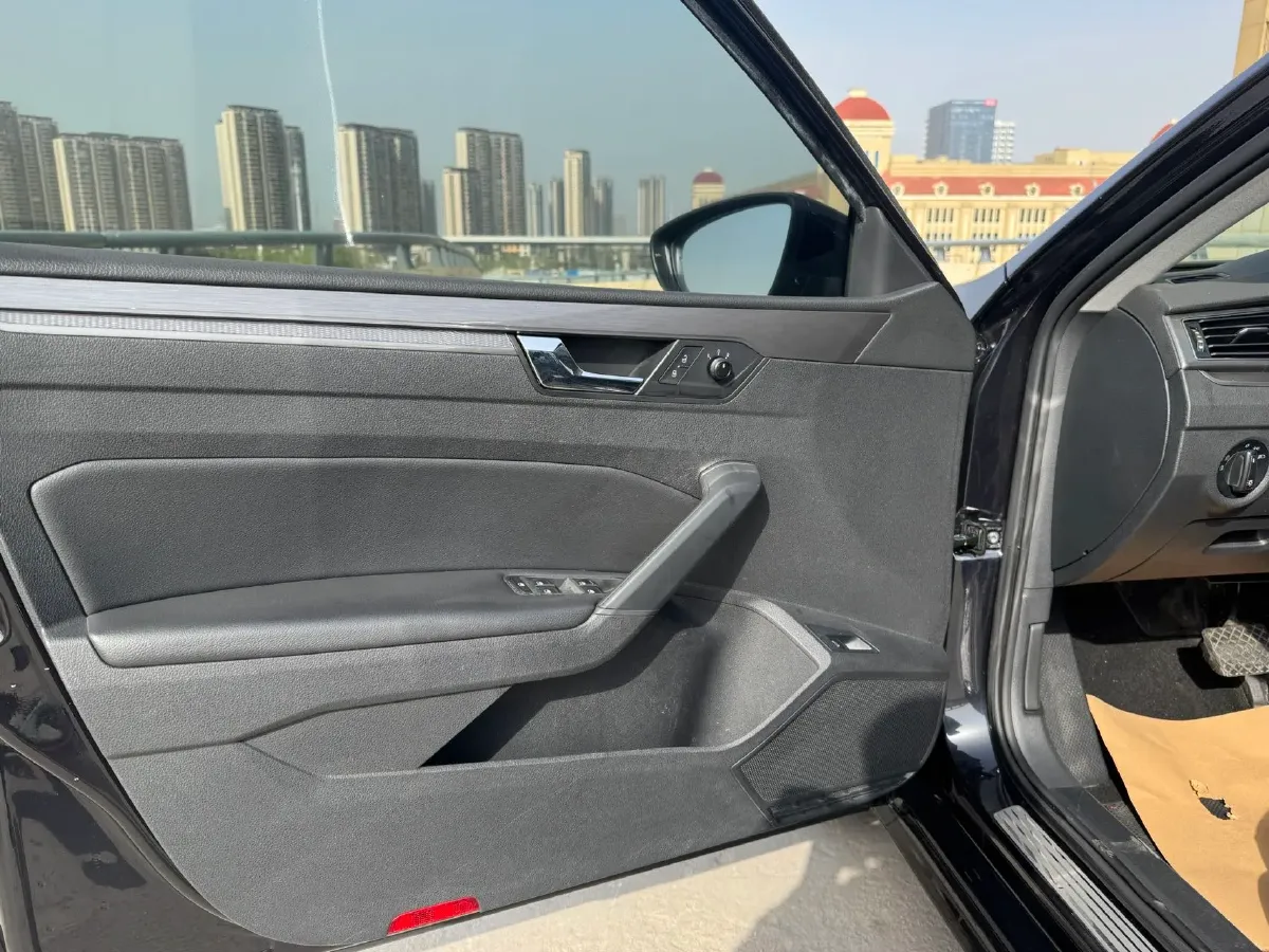 2016 Volkswagen Passat 1.8T 180HP L4 7DCT,autocango,china used car exporter,china ev exporter,chinese used car exporter,chinese used ev exporter