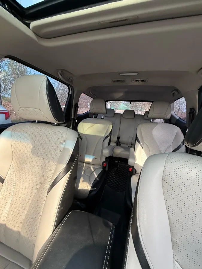 2019 BaoJun 730 1.5T 151HP L4 CVT,autocango,china used car exporter,china ev exporter,chinese used car exporter,chinese used ev exporter