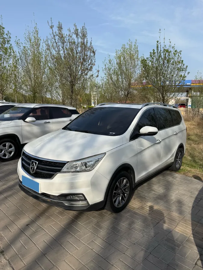 2019 BaoJun 730 1.5T 151HP L4 CVT,autocango,china used car exporter,china ev exporter,chinese used car exporter,chinese used ev exporter