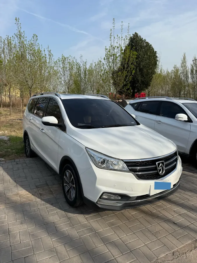2019 BaoJun 730 1.5T 151HP L4 CVT,autocango,china used car exporter,china ev exporter,chinese used car exporter,chinese used ev exporter