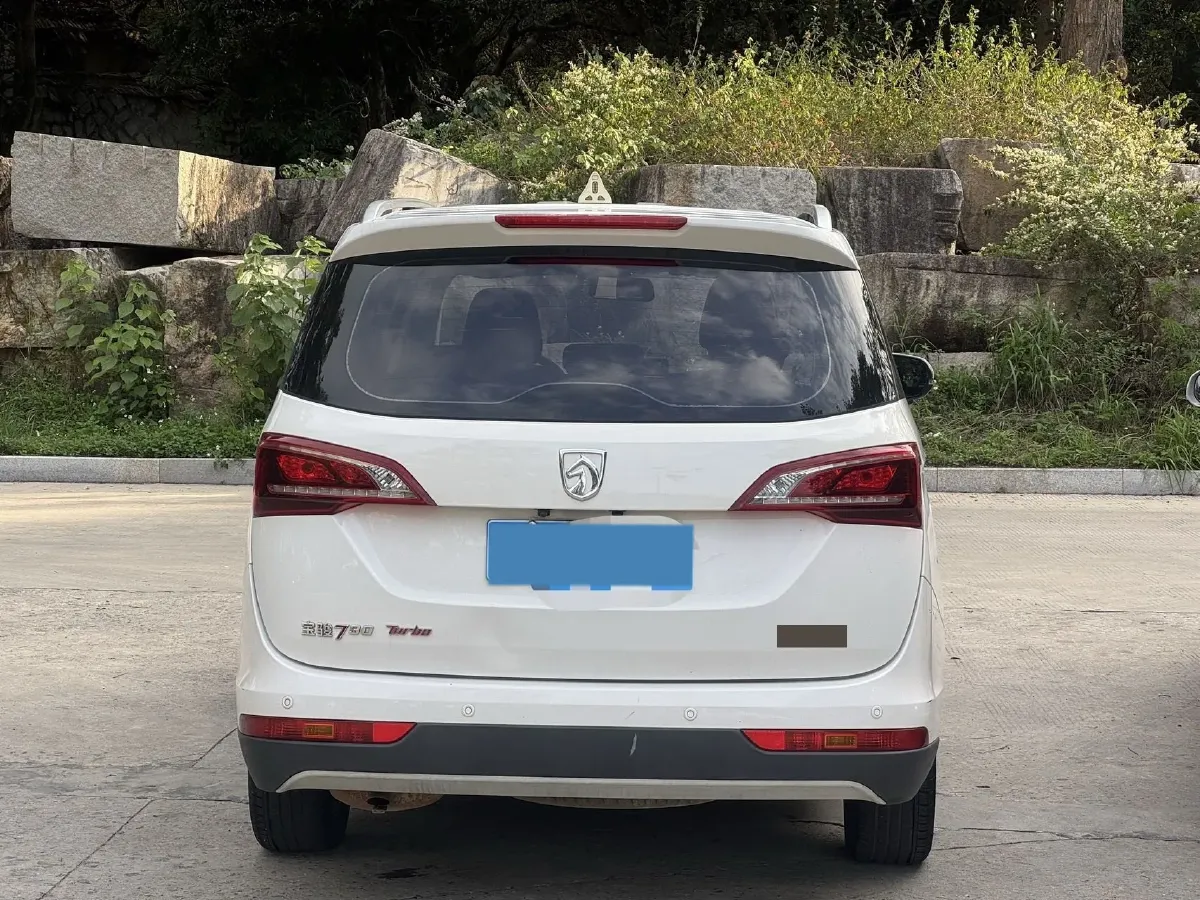 2019 BaoJun 730 1.5T 147HP L4 CVT,autocango,china used car exporter,china ev exporter,chinese used car exporter,chinese used ev exporter
