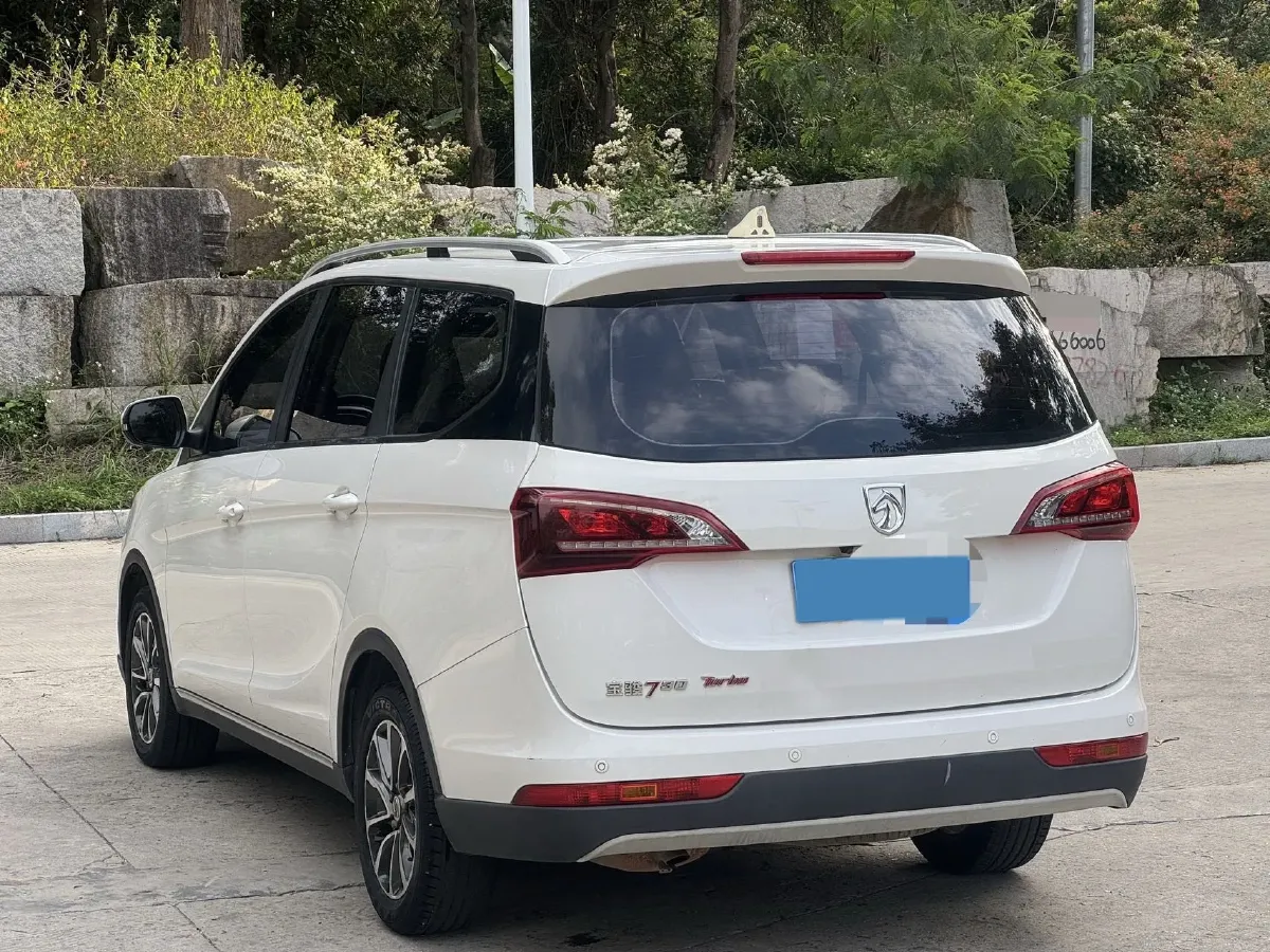 2019 BaoJun 730 1.5T 147HP L4 CVT,autocango,china used car exporter,china ev exporter,chinese used car exporter,chinese used ev exporter