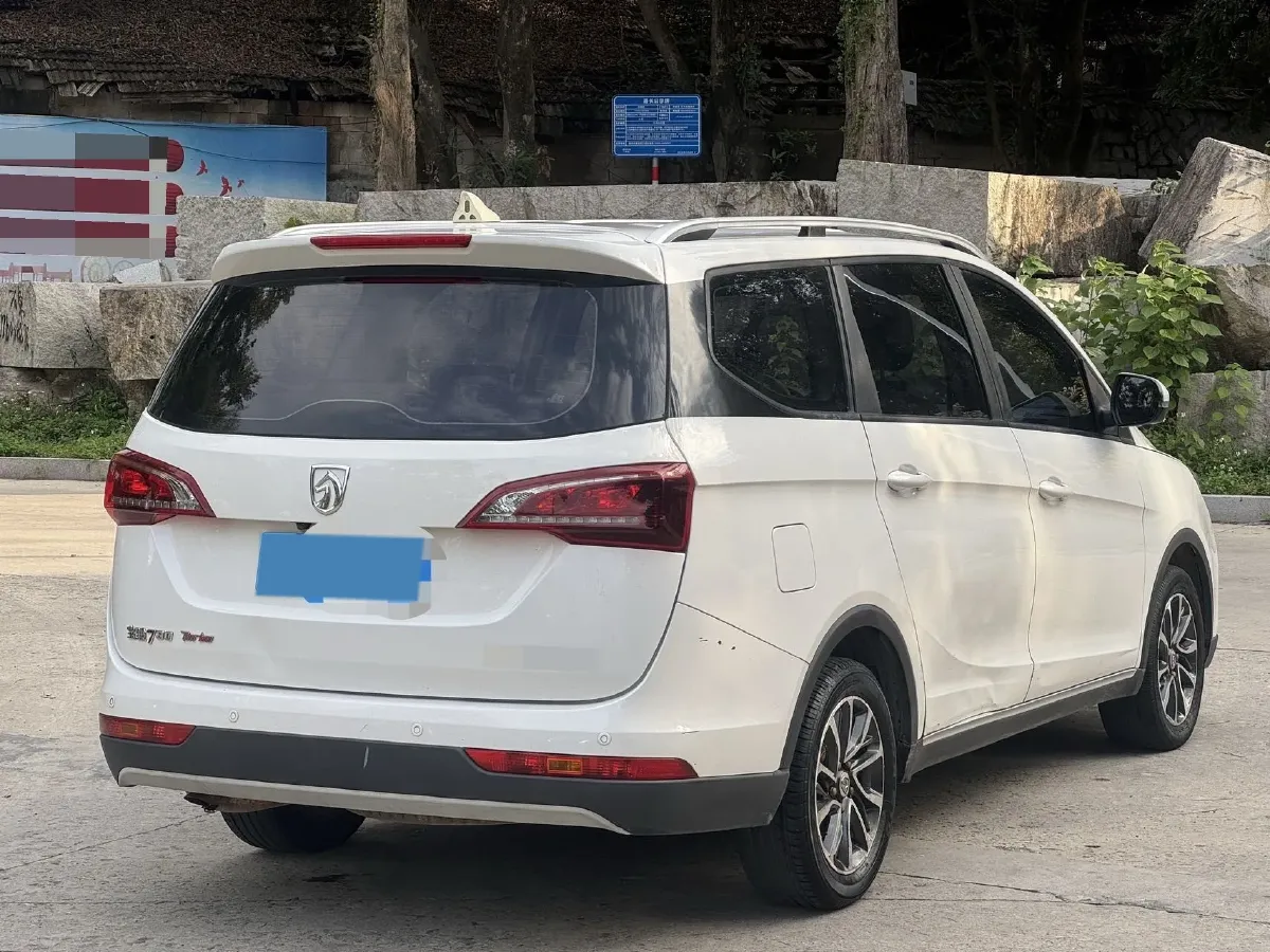 2019 BaoJun 730 1.5T 147HP L4 CVT,autocango,china used car exporter,china ev exporter,chinese used car exporter,chinese used ev exporter