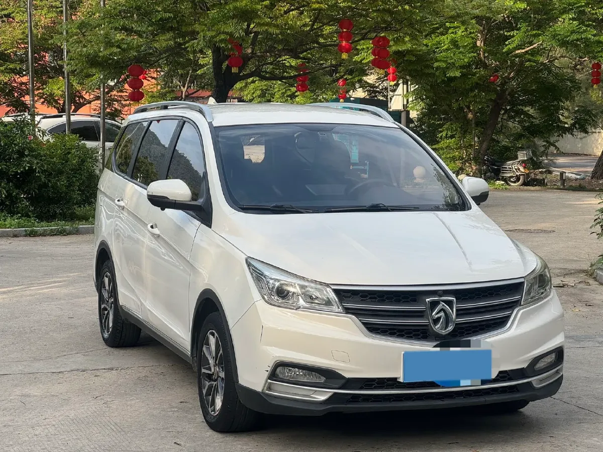 2019 BaoJun 730 1.5T 147HP L4 CVT,autocango,china used car exporter,china ev exporter,chinese used car exporter,chinese used ev exporter