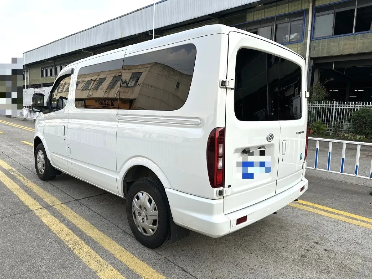 2024 MAXUS XinTu V80 2.0T 147HP L4 6MT,autocango,china used car exporter,china ev exporter,chinese used car exporter,chinese used ev exporter