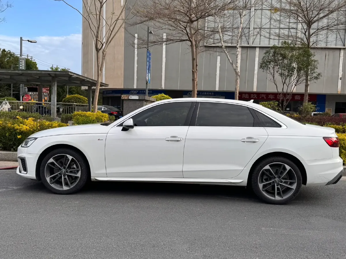 2020 Audi A4L 2.0T 190HP L4 7DCT,autocango,china used car exporter,china ev exporter,chinese used car exporter,chinese used ev exporter