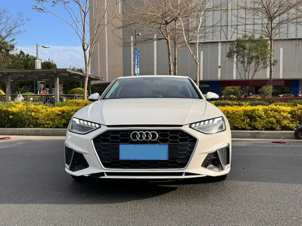 2020 Audi A4L 2.0T 190HP L4 7DCT,autocango,china used car exporter,china ev exporter,chinese used car exporter,chinese used ev exporter