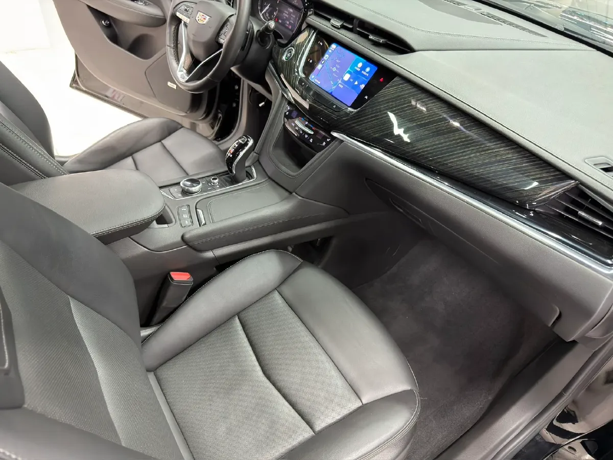 2022 Cadillac XT6 2.0T 237HP L4 9AT,autocango,china used car exporter,china ev exporter,chinese used car exporter,chinese used ev exporter