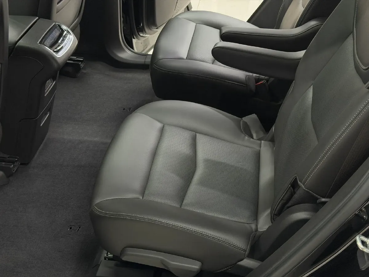 2022 Cadillac XT6 2.0T 237HP L4 9AT,autocango,china used car exporter,china ev exporter,chinese used car exporter,chinese used ev exporter