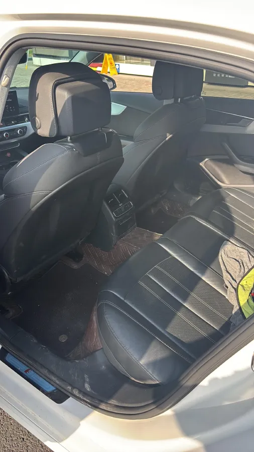 2022 Audi A4L 2.0T 190HP L4 7DCT,autocango,china used car exporter,china ev exporter,chinese used car exporter,chinese used ev exporter