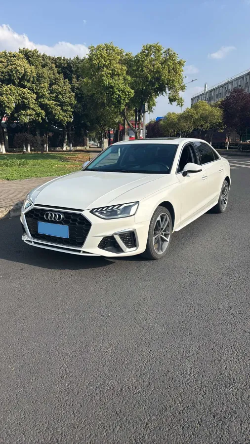 2022 Audi A4L 2.0T 190HP L4 7DCT,autocango,china used car exporter,china ev exporter,chinese used car exporter,chinese used ev exporter