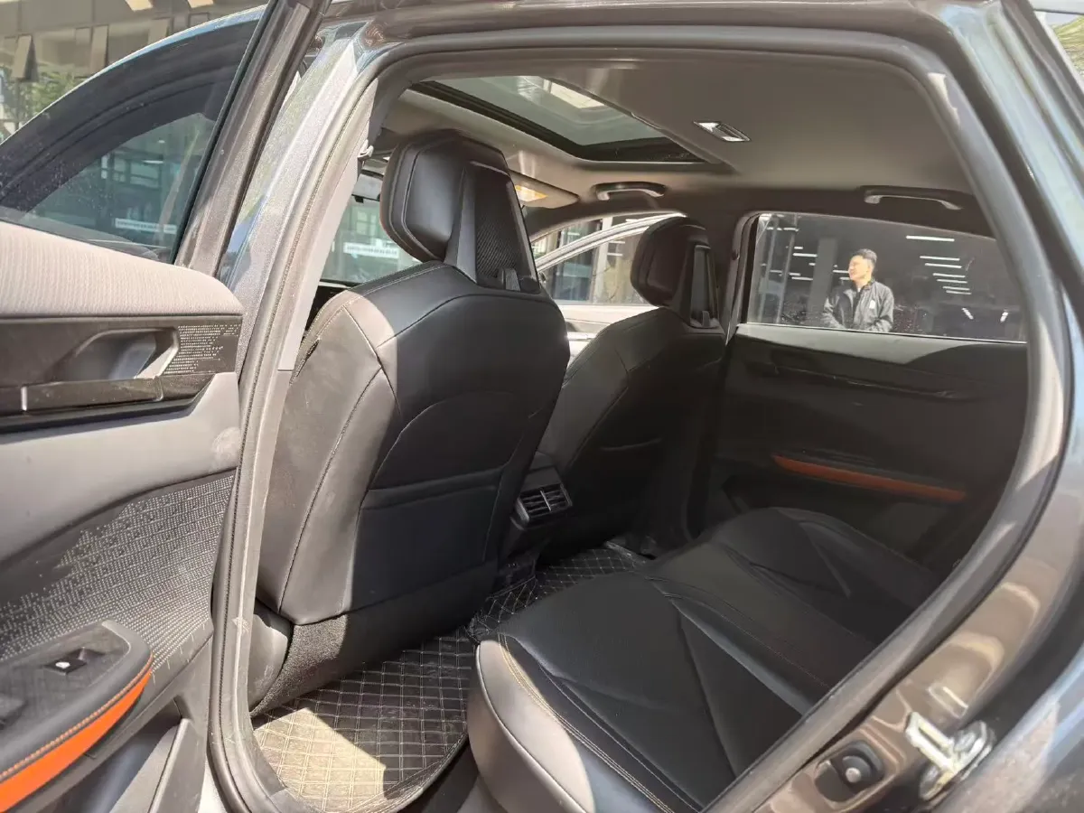 2023 ChangAn UNI-V iDD 1.5T 170HP L4 6TCT PHEV 18.4KWH,autocango,china used car exporter,china ev exporter,chinese used car exporter,chinese used ev exporter