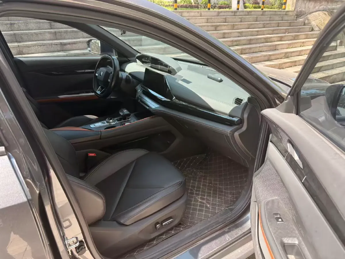 2023 ChangAn UNI-V iDD 1.5T 170HP L4 6TCT PHEV 18.4KWH,autocango,china used car exporter,china ev exporter,chinese used car exporter,chinese used ev exporter