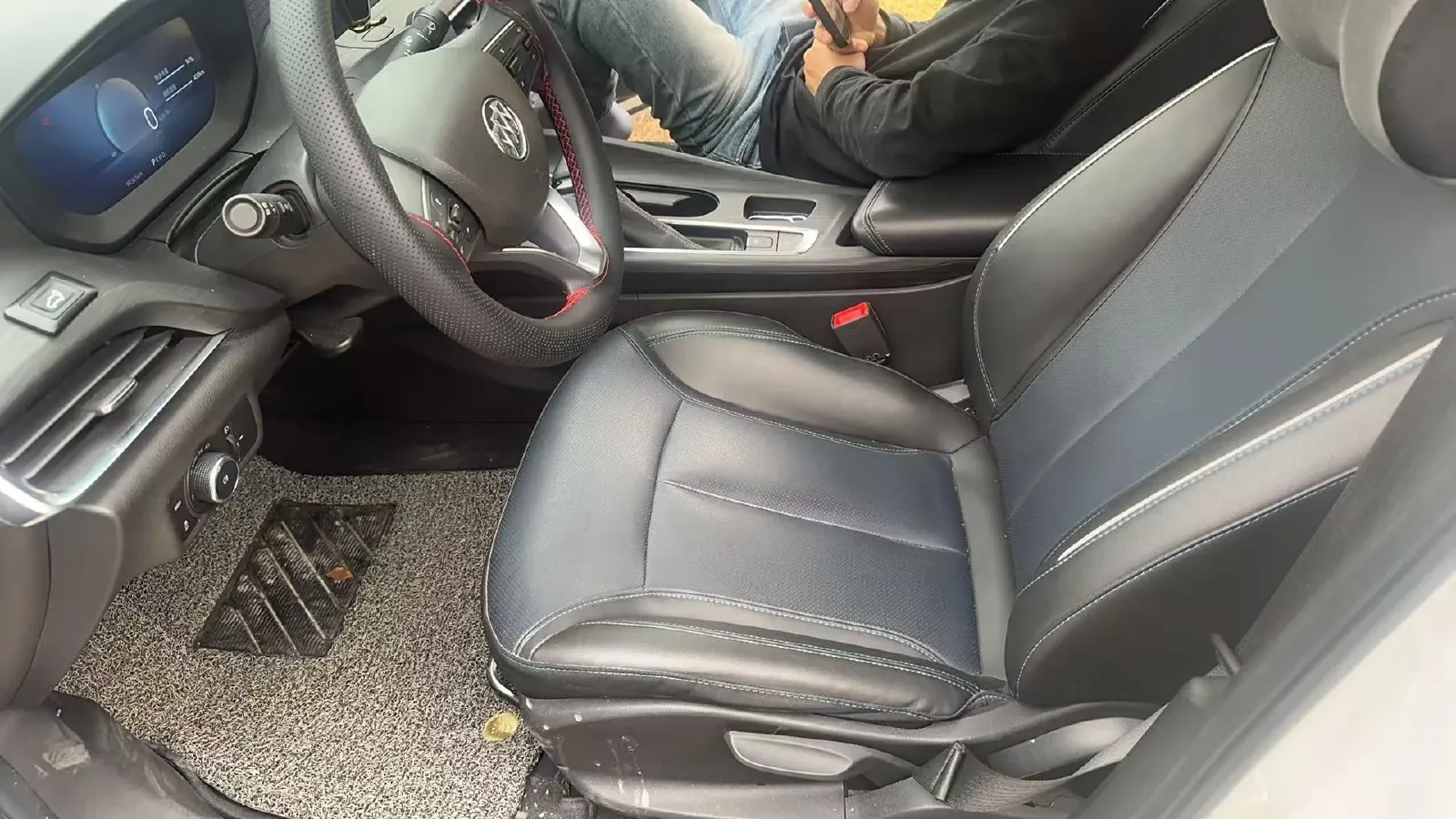 2024 Buick Velite 6 BEV 50.3KWH,autocango,china used car exporter,china ev exporter,chinese used car exporter,chinese used ev exporter