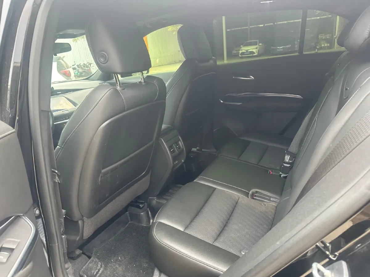 2021 Cadillac XT4 2.0T 237HP L4 9AT,autocango,china used car exporter,china ev exporter,chinese used car exporter,chinese used ev exporter