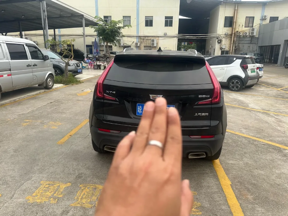 2021 Cadillac XT4 2.0T 237HP L4 9AT,autocango,china used car exporter,china ev exporter,chinese used car exporter,chinese used ev exporter