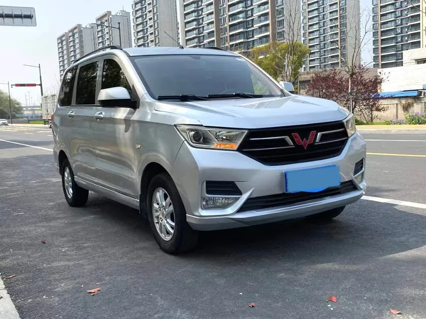 2018 WuLing HongGuang 1.5L 105HP L4 5MT,autocango,china used car exporter,china ev exporter,chinese used car exporter,chinese used ev exporter