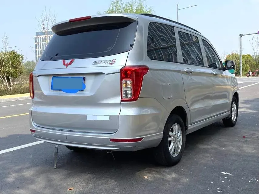 2018 WuLing HongGuang 1.5L 105HP L4 5MT,autocango,china used car exporter,china ev exporter,chinese used car exporter,chinese used ev exporter