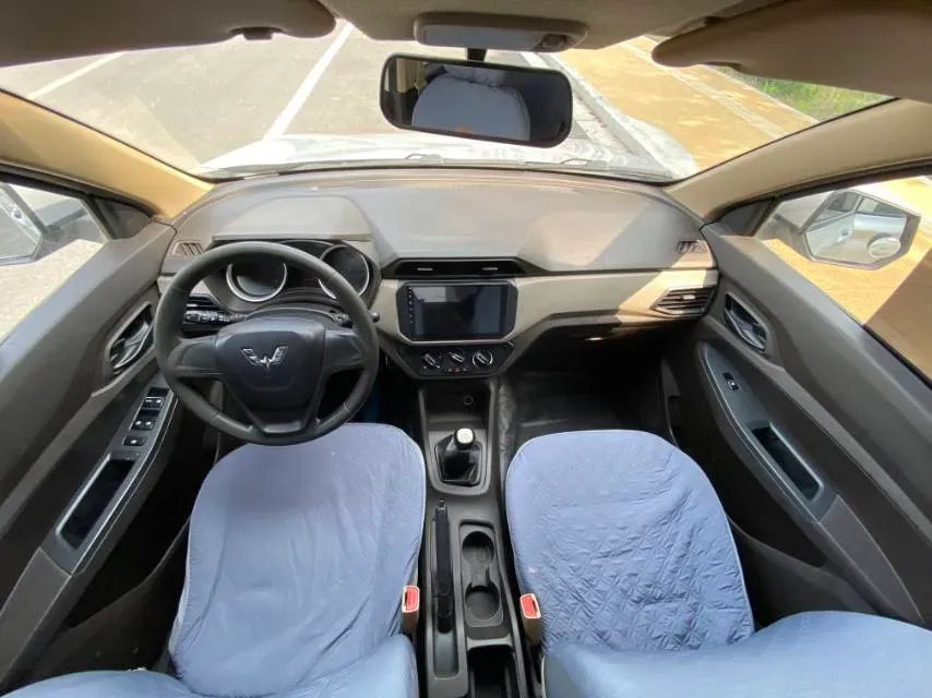 2018 WuLing HongGuang 1.5L 105HP L4 5MT,autocango,china used car exporter,china ev exporter,chinese used car exporter,chinese used ev exporter