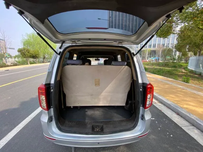 2018 WuLing HongGuang 1.5L 105HP L4 5MT,autocango,china used car exporter,china ev exporter,chinese used car exporter,chinese used ev exporter