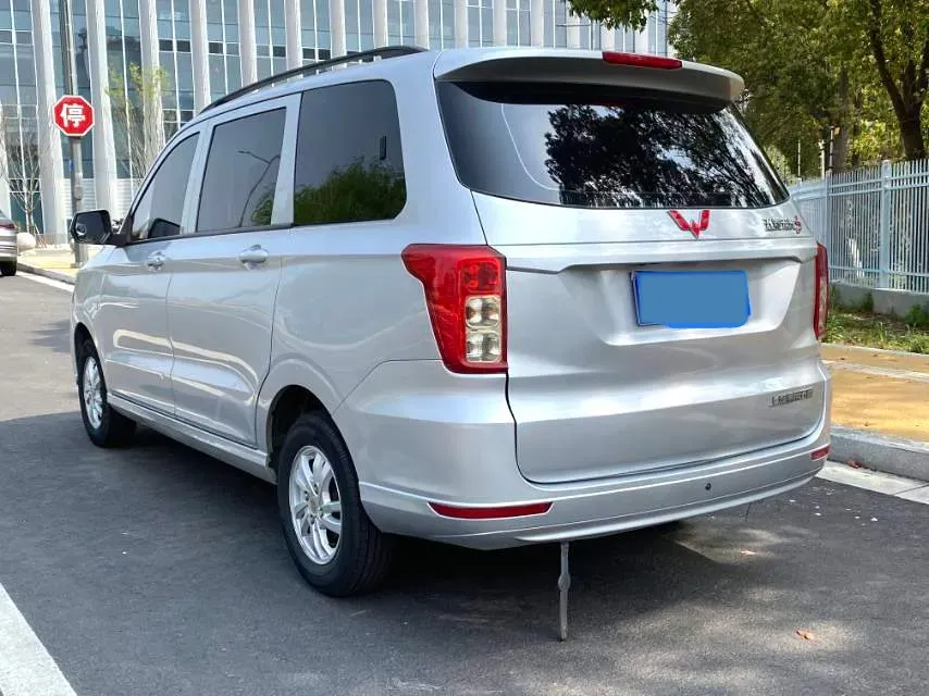 2018 WuLing HongGuang 1.5L 105HP L4 5MT,autocango,china used car exporter,china ev exporter,chinese used car exporter,chinese used ev exporter