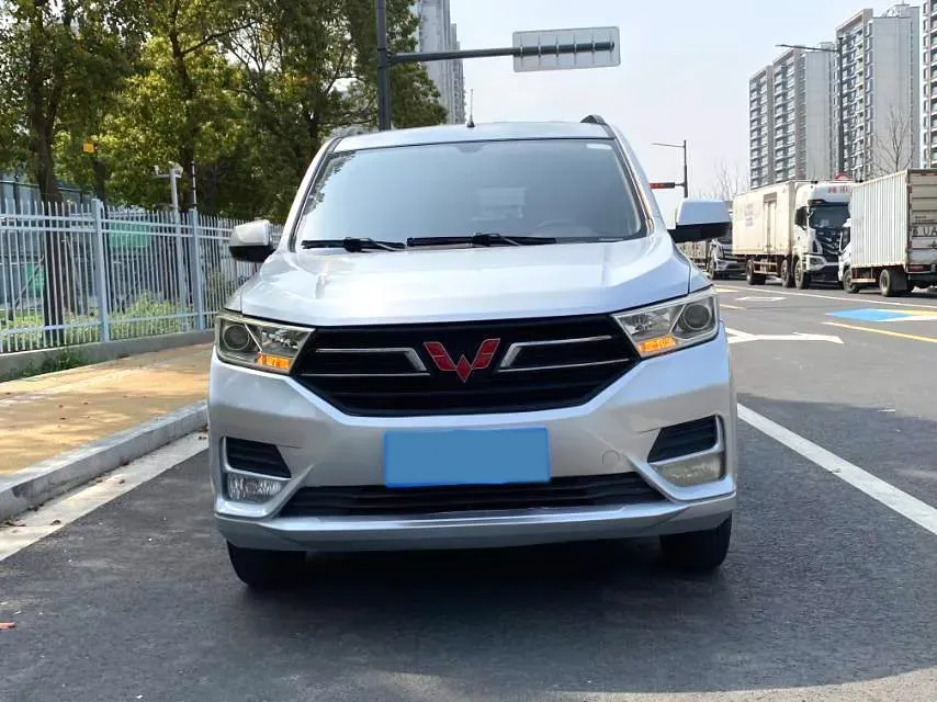 2018 WuLing HongGuang 1.5L 105HP L4 5MT,autocango,china used car exporter,china ev exporter,chinese used car exporter,chinese used ev exporter
