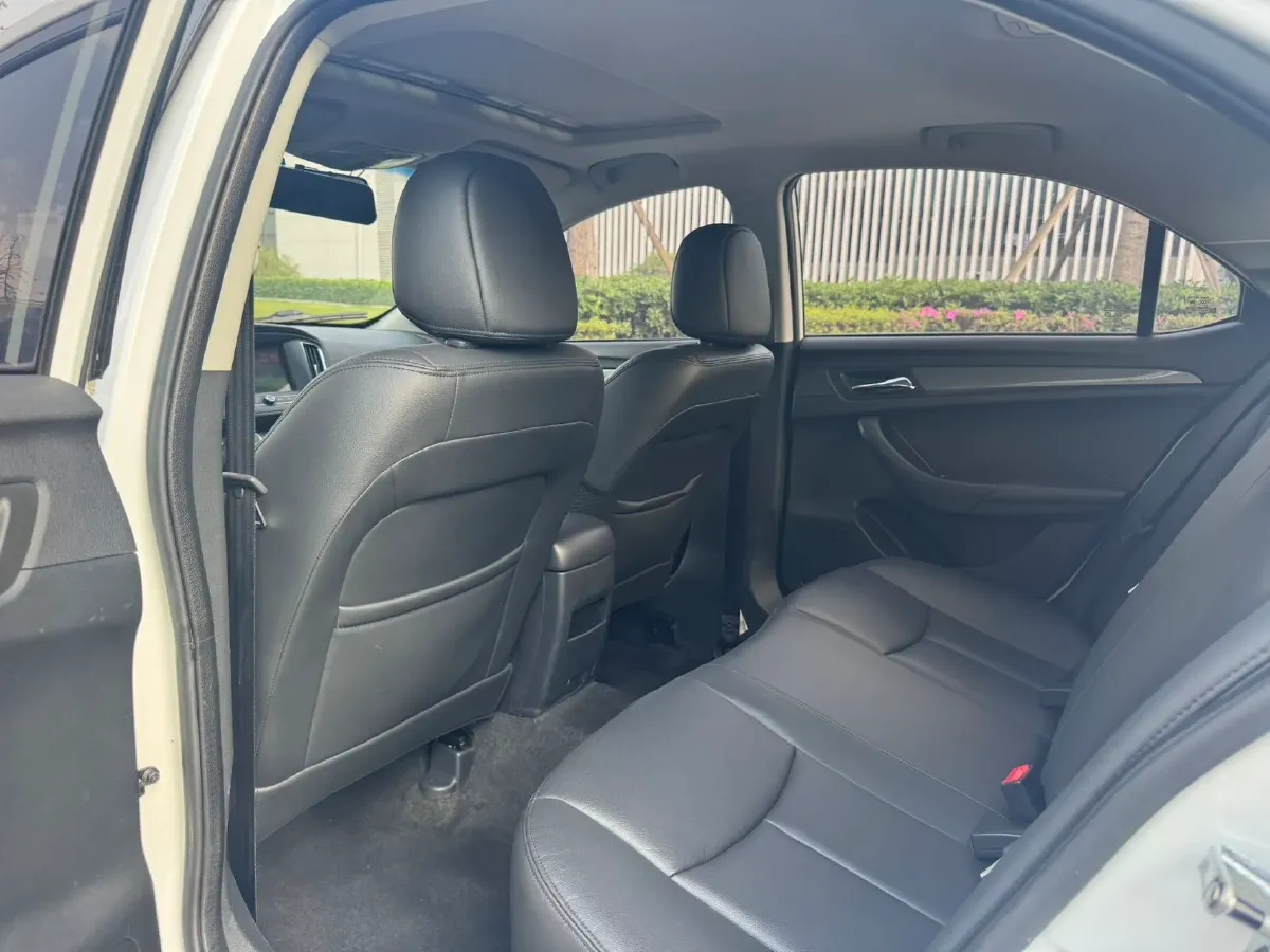 2017 Roewe 360 1.5L 109HP L4 4AT,autocango,china used car exporter,china ev exporter,chinese used car exporter,chinese used ev exporter