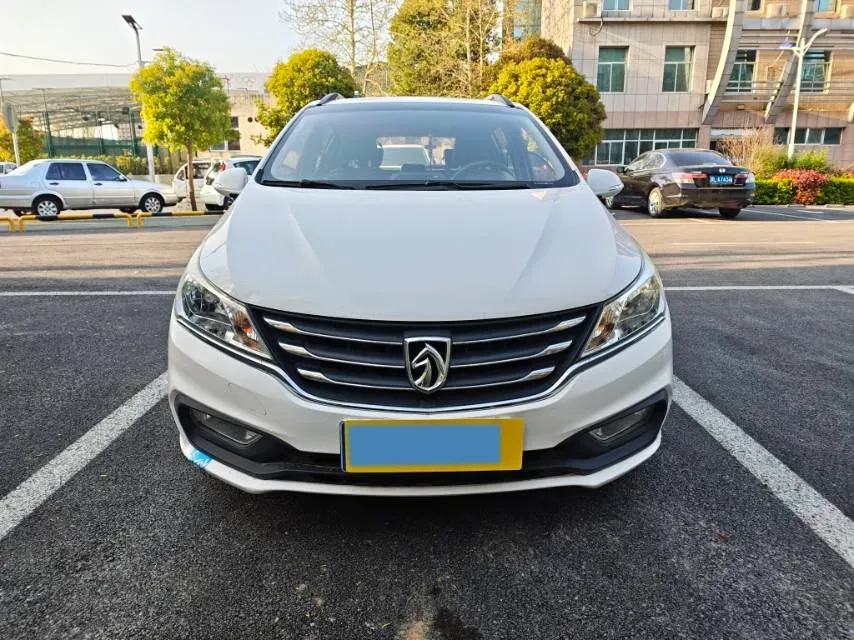 2016 BaoJun 310 1.2L 82HP L4 5MT,autocango,china used car exporter,china ev exporter,chinese used car exporter,chinese used ev exporter