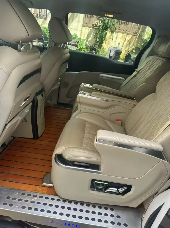 2021 Buick GL8 2.0T 237HP L4 9AT,autocango,china used car exporter,china ev exporter,chinese used car exporter,chinese used ev exporter