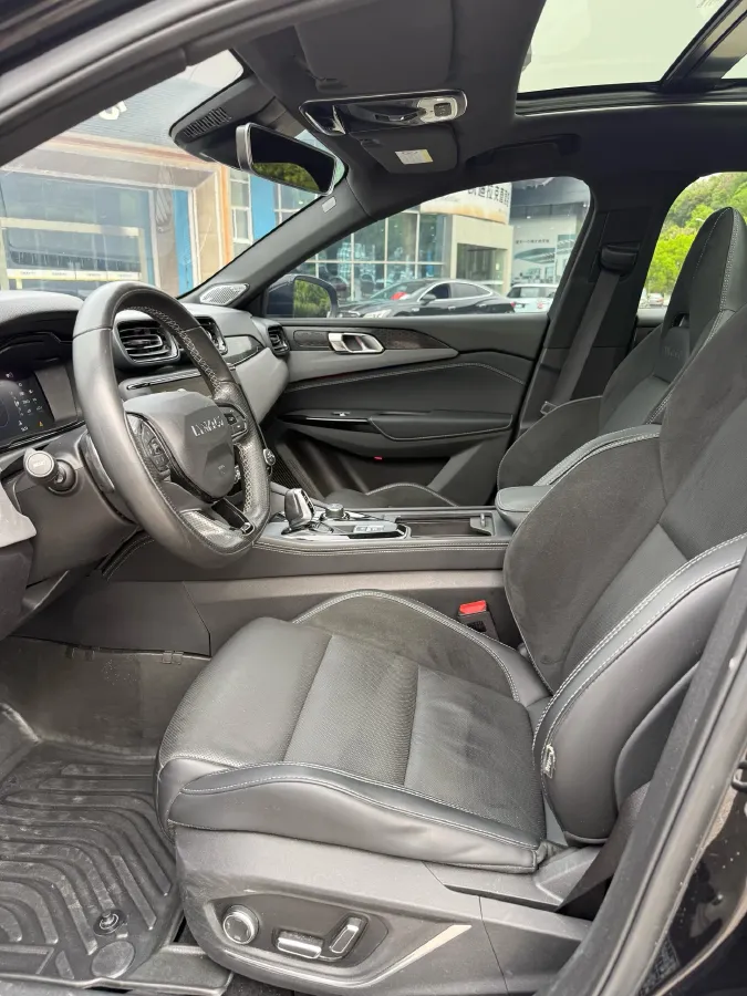 2022 LYNK&CO 03 2.0T 190HP L4 7DCT,autocango,china used car exporter,china ev exporter,chinese used car exporter,chinese used ev exporter