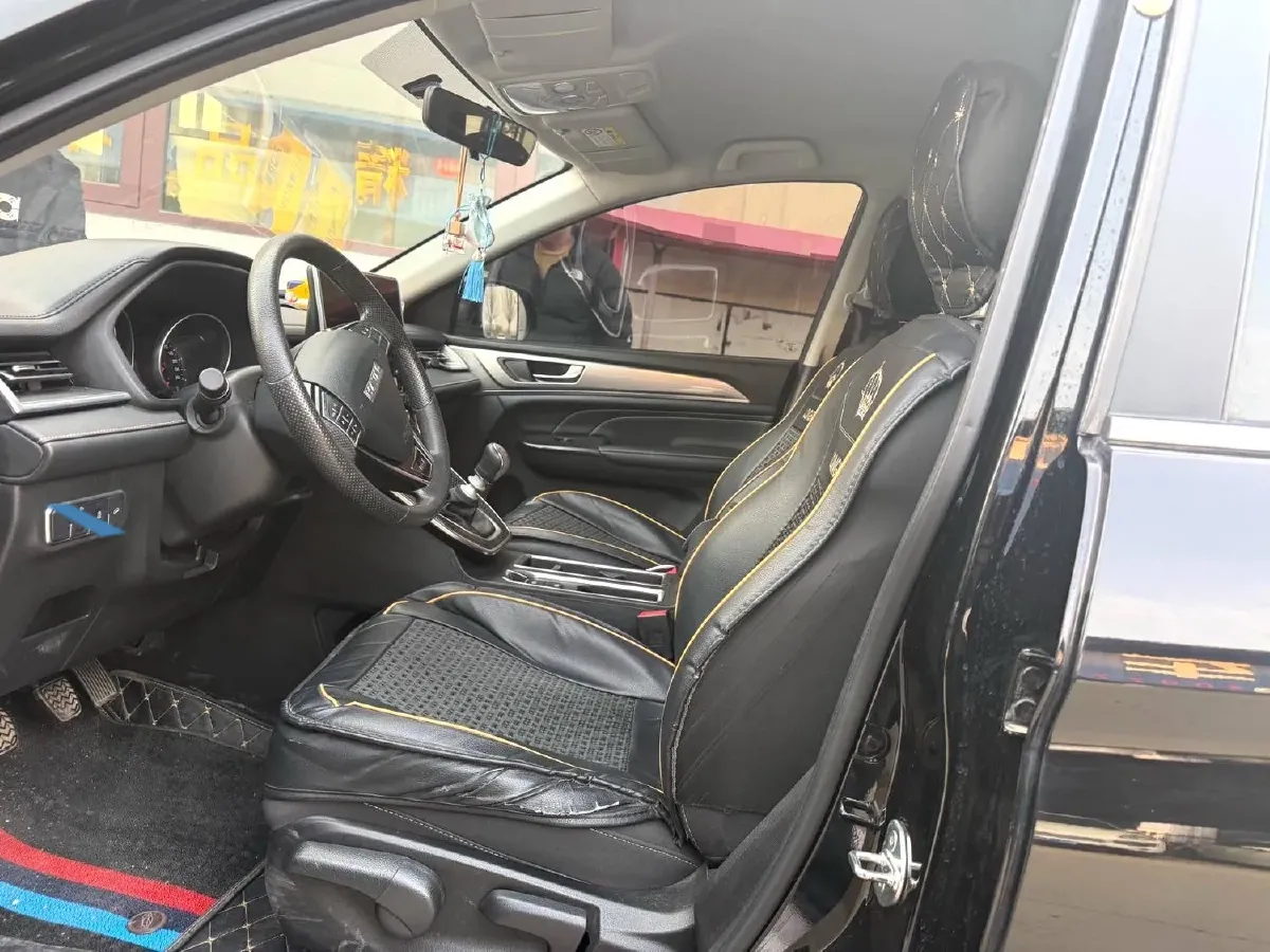 2023 Haval M6 1.5T 150HP L4 7DCT,autocango,china used car exporter,china ev exporter,chinese used car exporter,chinese used ev exporter