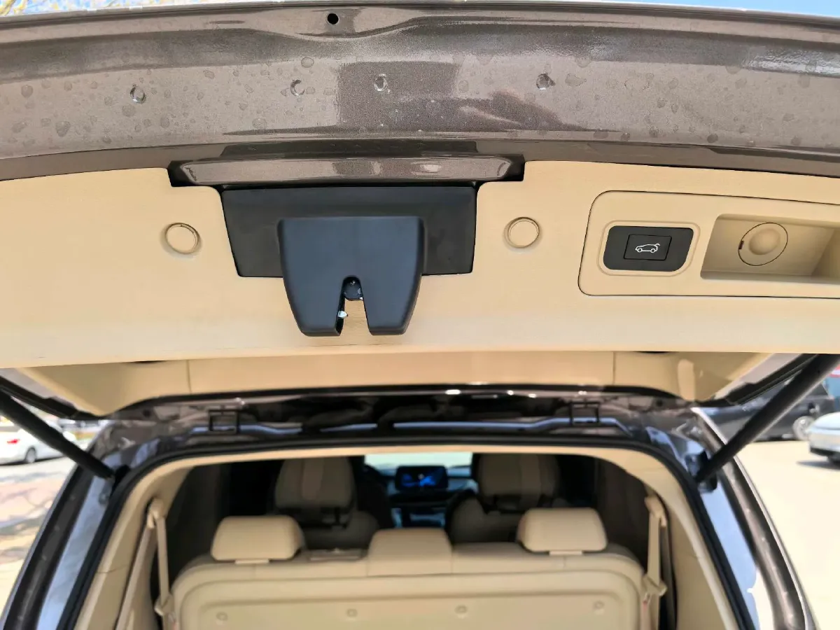 2023 Buick GL8 2.0T 237HP L4 9AT,autocango,china used car exporter,china ev exporter,chinese used car exporter,chinese used ev exporter