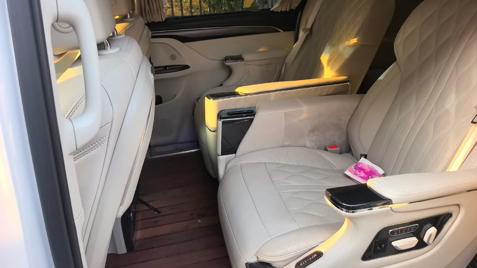 2021 Buick GL8 2.0T 237HP L4 9AT,autocango,china used car exporter,china ev exporter,chinese used car exporter,chinese used ev exporter