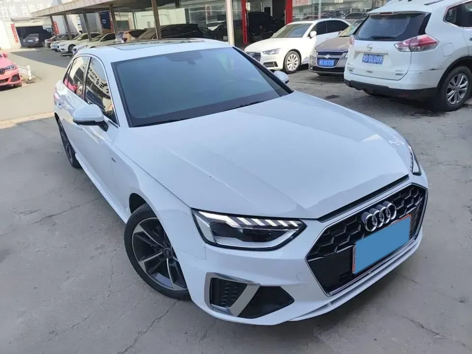 2022 Audi A4L 2.0T 190HP L4 7DCT,autocango,china used car exporter,china ev exporter,chinese used car exporter,chinese used ev exporter