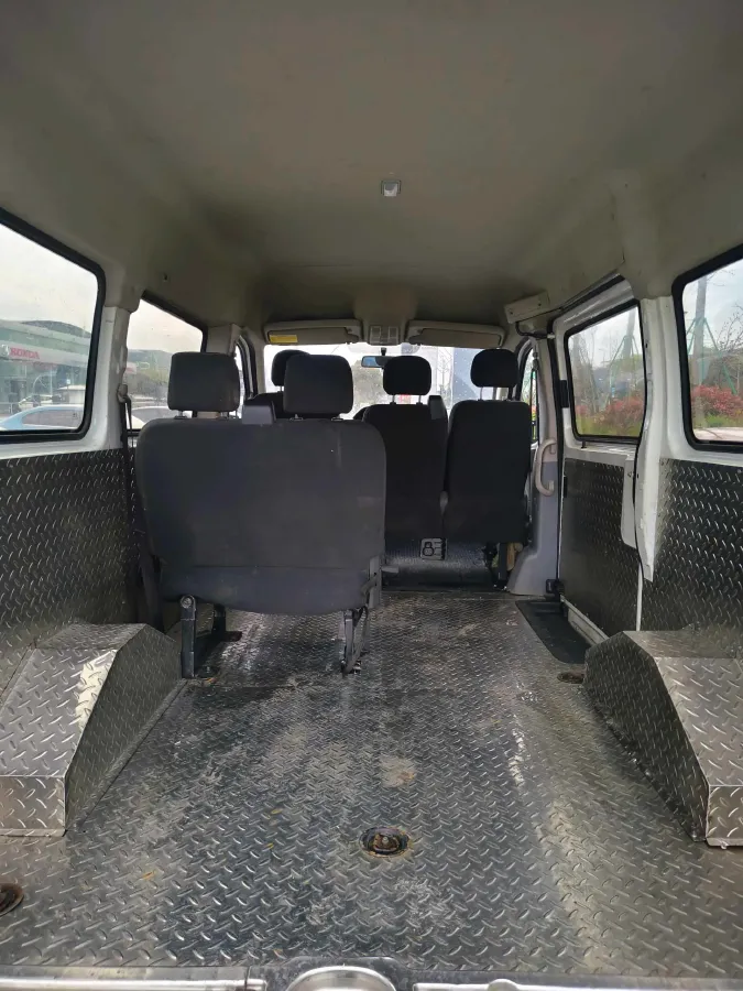 2021 MAXUS XinTu V80 2.0T 139HP L4 6MT,autocango,china used car exporter,china ev exporter,chinese used car exporter,chinese used ev exporter