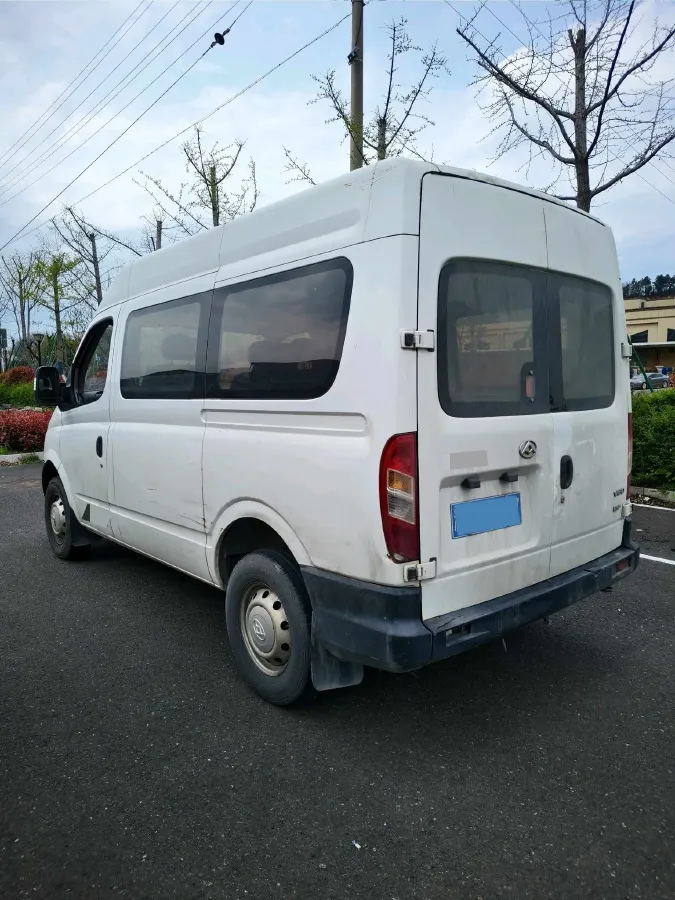 2021 MAXUS XinTu V80 2.0T 139HP L4 6MT,autocango,china used car exporter,china ev exporter,chinese used car exporter,chinese used ev exporter