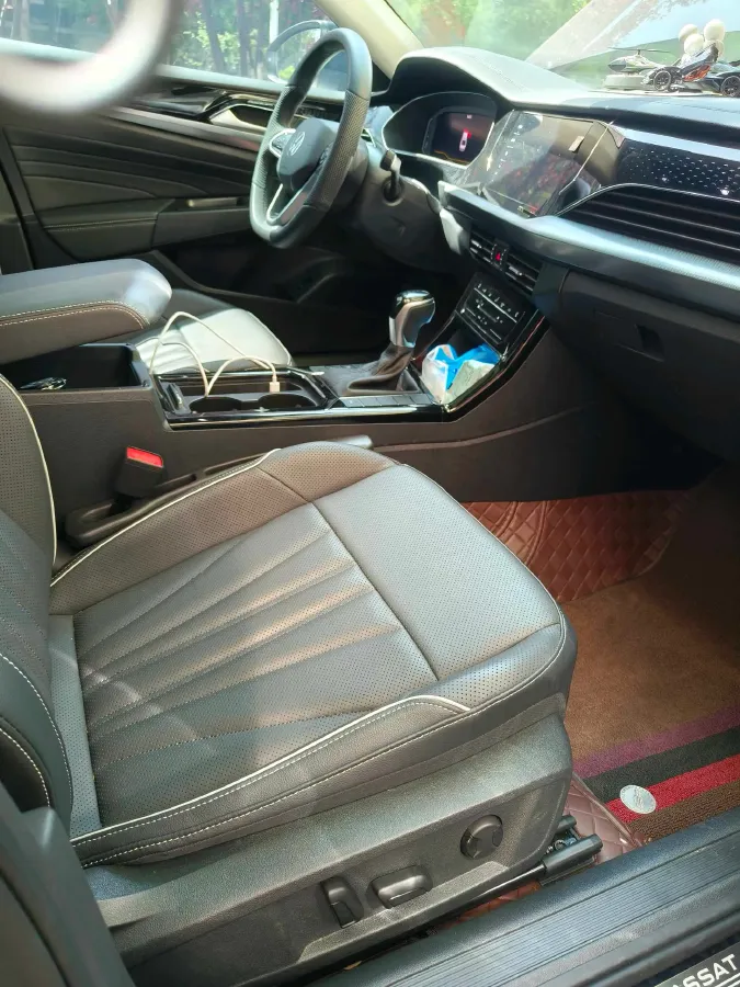 2025 Volkswagen Passat 2.0T 186HP L4 7DCT,autocango,china used car exporter,china ev exporter,chinese used car exporter,chinese used ev exporter