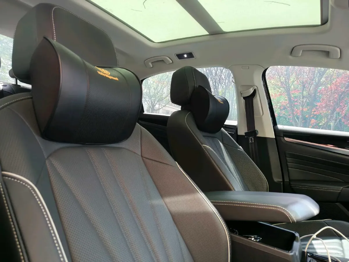 2025 Volkswagen Passat 2.0T 186HP L4 7DCT,autocango,china used car exporter,china ev exporter,chinese used car exporter,chinese used ev exporter