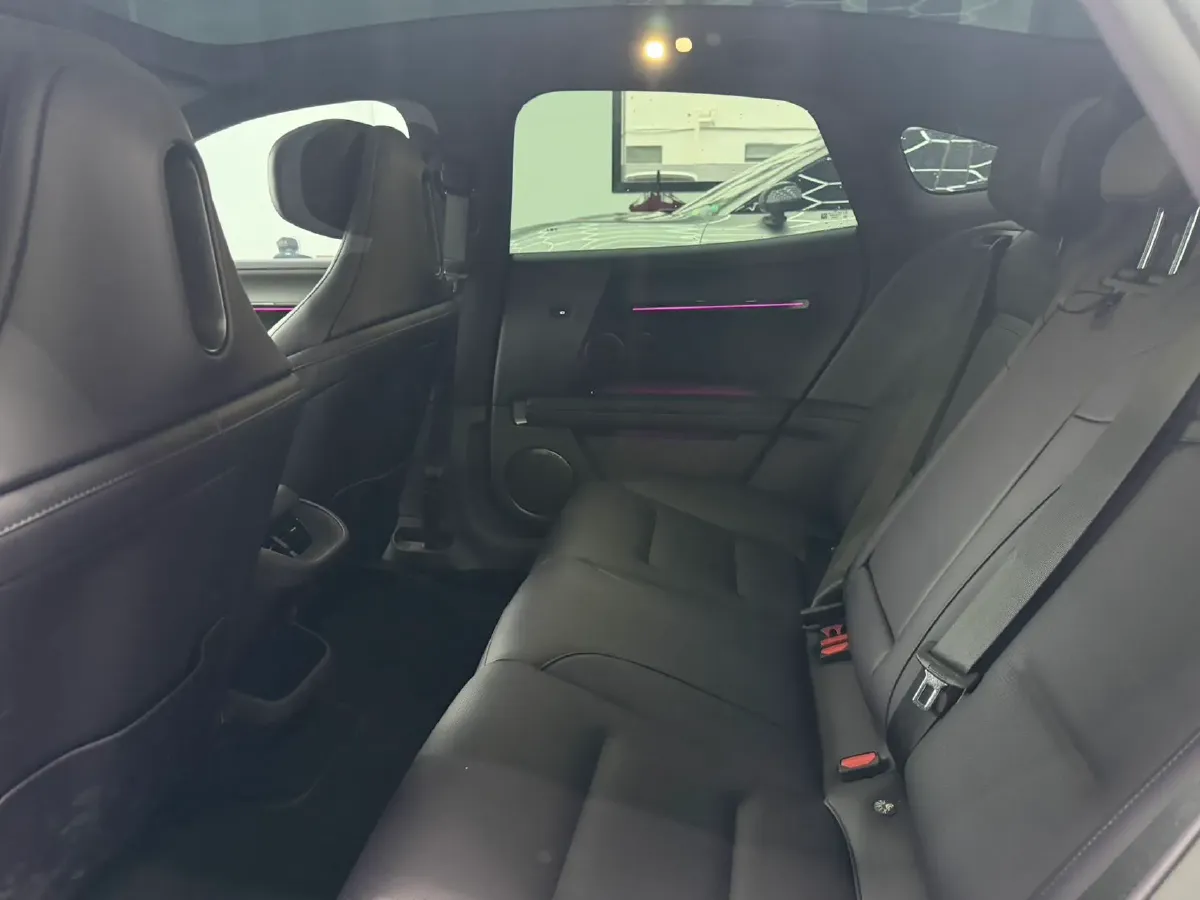 2025 Avatr 06 BEV,autocango,china used car exporter,china ev exporter,chinese used car exporter,chinese used ev exporter