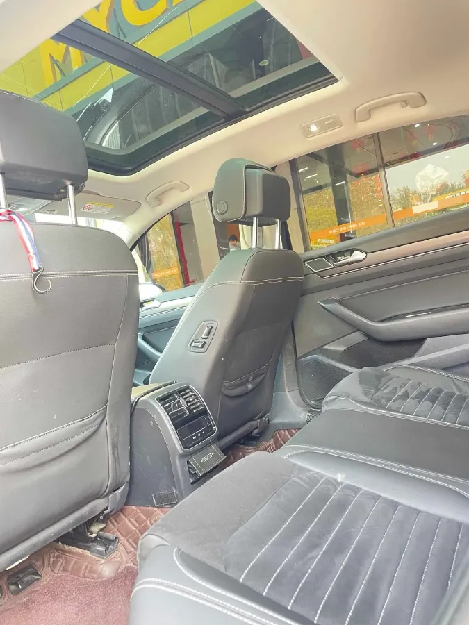 2020 Volkswagen Magotan 2.0T 186HP L4 7DCT,autocango,china used car exporter,china ev exporter,chinese used car exporter,chinese used ev exporter