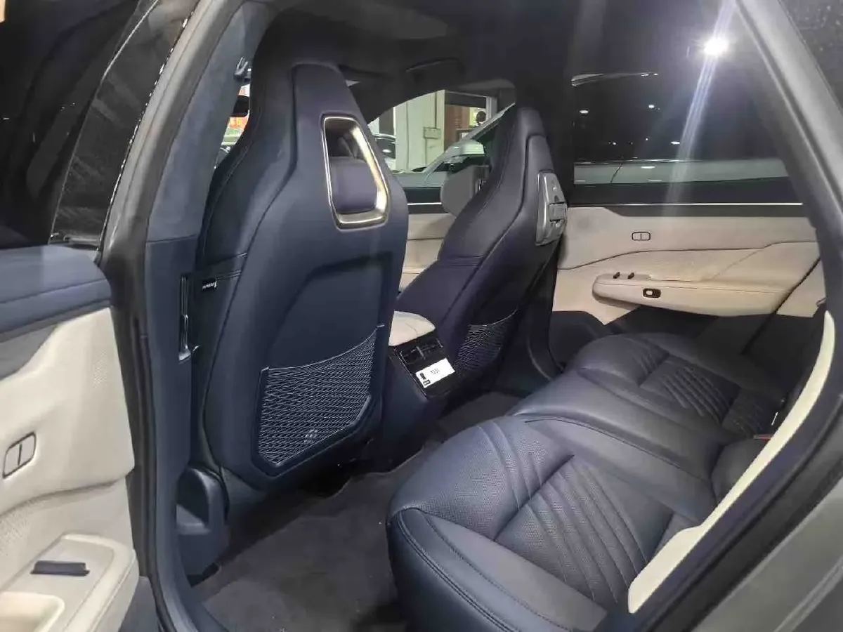 2024 Zeekr 001 BEV 100KWH,autocango,china used car exporter,china ev exporter,chinese used car exporter,chinese used ev exporter