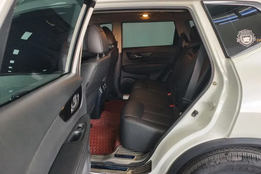 2020 Nissan X-Trail 2.0L 154HP L4 CVT,autocango,china used car exporter,china ev exporter,chinese used car exporter,chinese used ev exporter