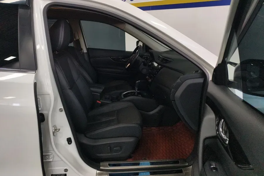 2020 Nissan X-Trail 2.0L 154HP L4 CVT,autocango,china used car exporter,china ev exporter,chinese used car exporter,chinese used ev exporter