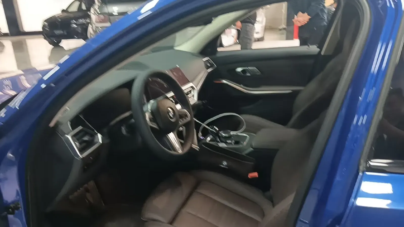 2021 BMW 3 Series 2.0T 184HP L4 8AT,autocango,china used car exporter,china ev exporter,chinese used car exporter,chinese used ev exporter