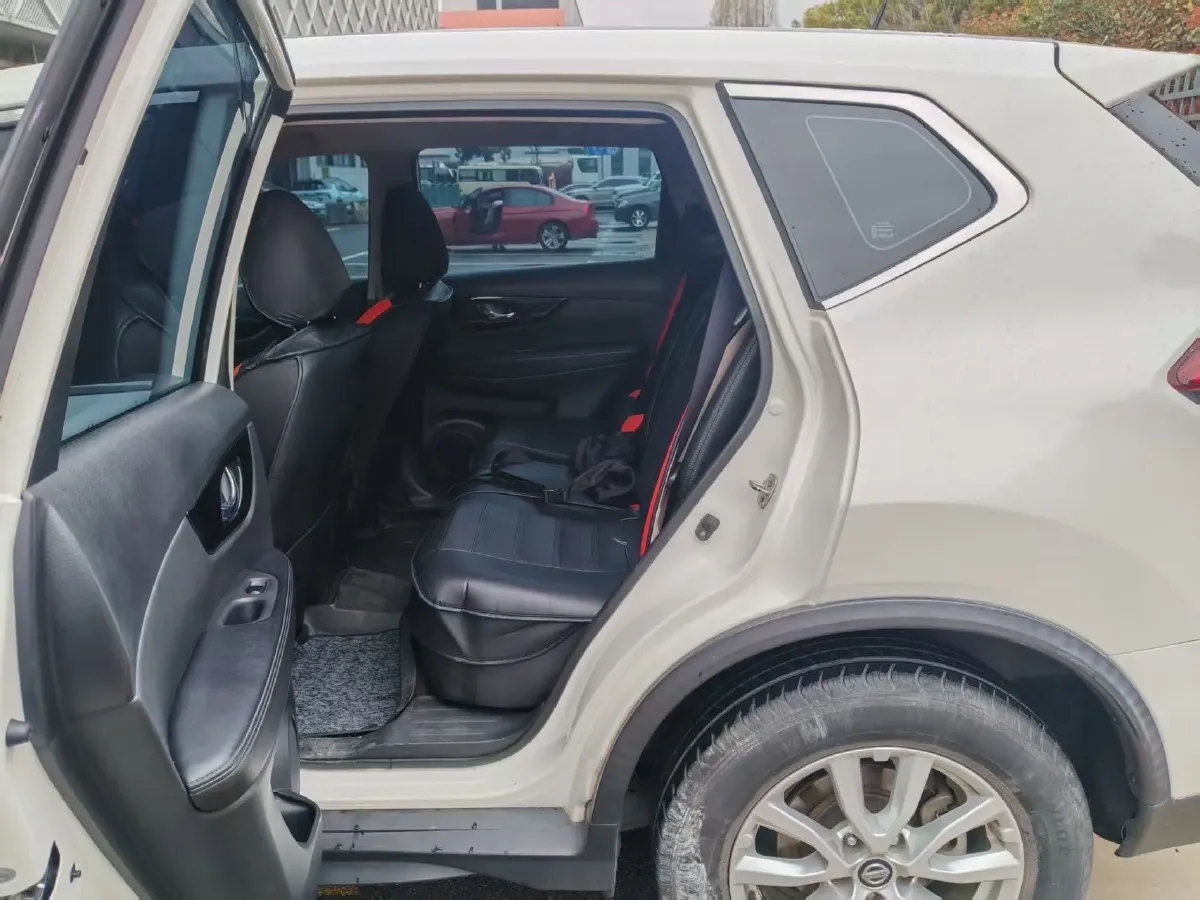 2020 Nissan X-Trail 2.0L 154HP L4 CVT,autocango,china used car exporter,china ev exporter,chinese used car exporter,chinese used ev exporter